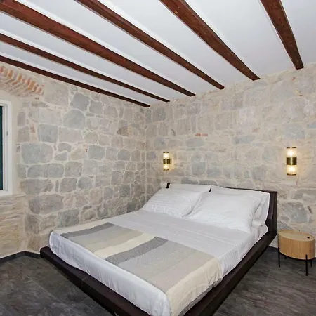 Kika Luxury Oldtown Apartament