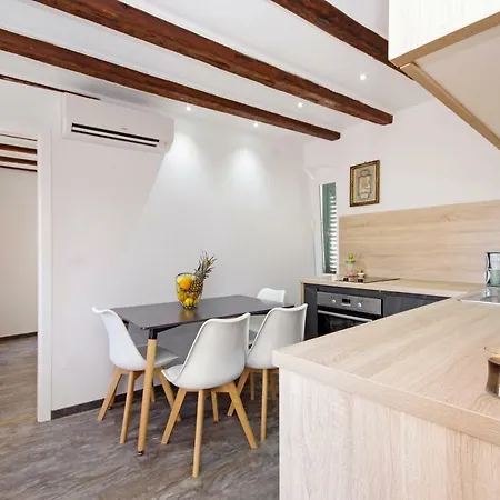 Kika Luxury Oldtown * سبليت