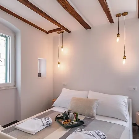 Kika Luxury Oldtown Apartment